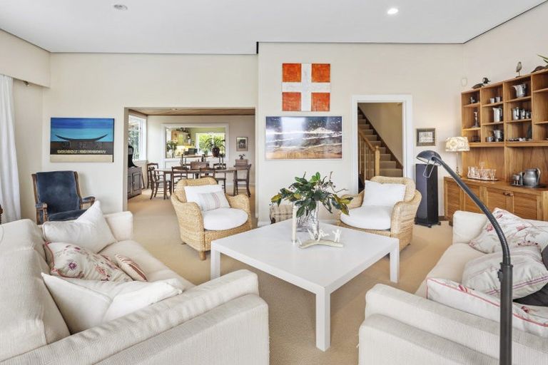 Photo of property in 38 The Crescent, Roseneath, Wellington, 6011