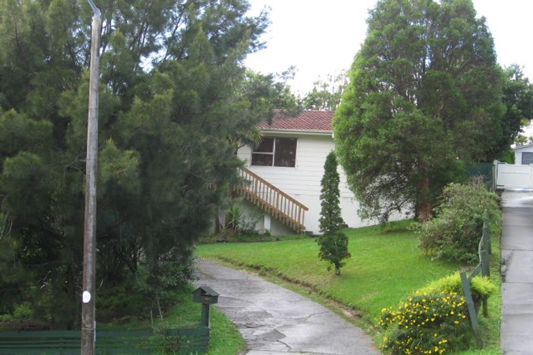Photo of property in 33 Robbies Road, Shelly Park, Auckland, 2014