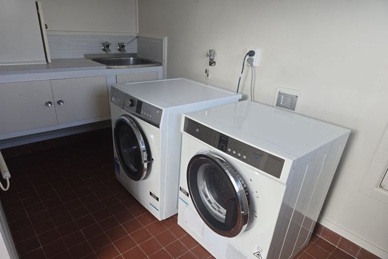 Photo of property in 62 College Road, Northcote, Auckland, 0627