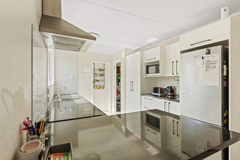 Photo of property in 8 Oleander Place, Bell Block, New Plymouth, 4312