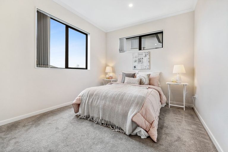 Photo of property in 9 Mettam Drive, Swanson, Auckland, 0614