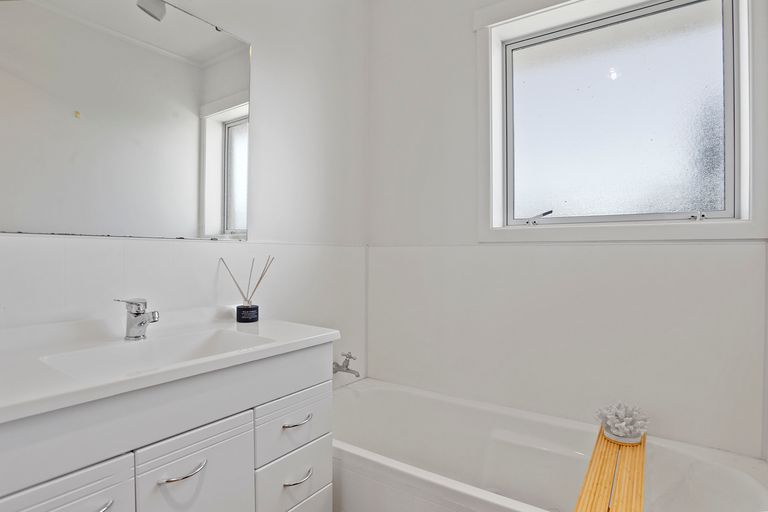 Photo of property in 28 Kowhai Street, Tuakau, 2121