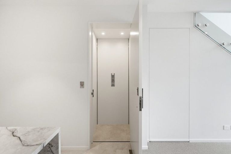 Photo of property in 4/22 Clissold Street, Merivale, Christchurch, 8014