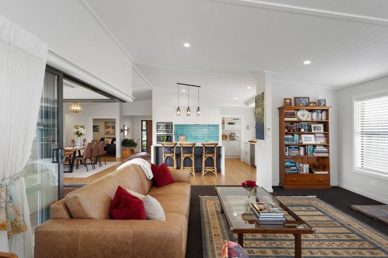 Photo of property in 1 Makura Drive, Papamoa Beach, Papamoa, 3118