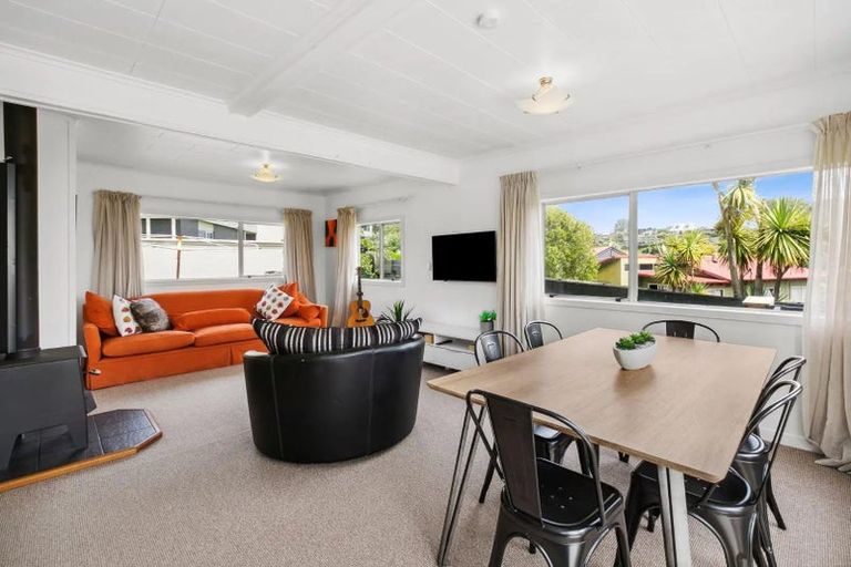 Photo of property in 4 Shearer Drive, Oakura, 4314