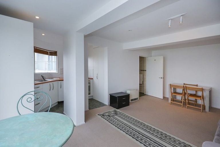 Photo of property in 9a Robieson Street, Roseneath, Wellington, 6011