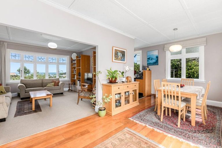 Photo of property in 2a Severn Street, Island Bay, Wellington, 6023