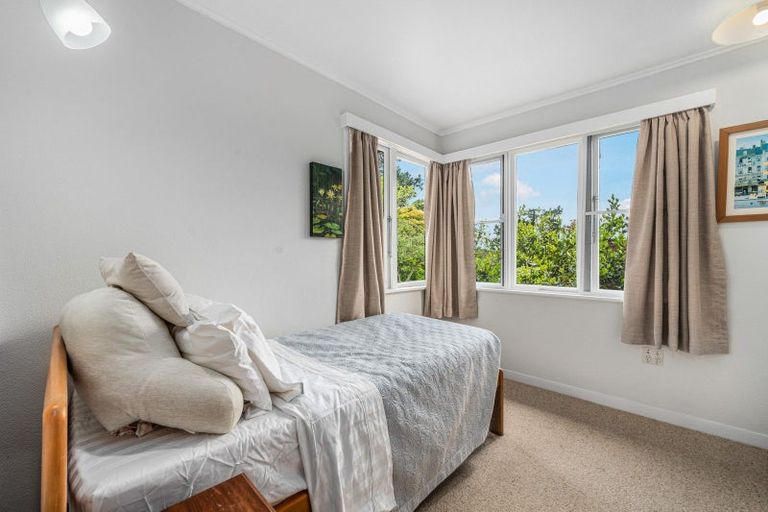 Photo of property in 42 Clifton Terrace, Fitzherbert, Palmerston North, 4410