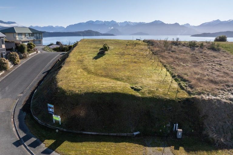 Photo of property in 19 Muriwai Drive, Manapouri, 9679