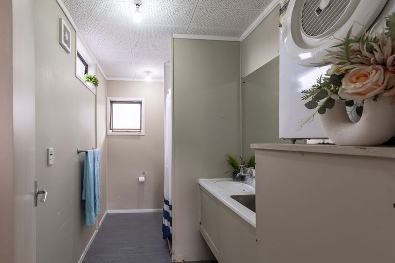 Photo of property in 53 Rua Road, Glen Eden, Auckland, 0602