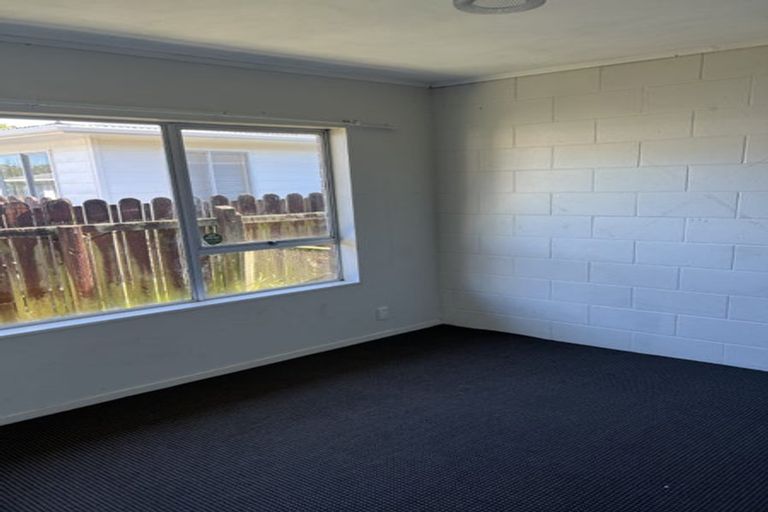 Photo of property in 2/264 Wellington Road, Wainuiomata, Lower Hutt, 5014