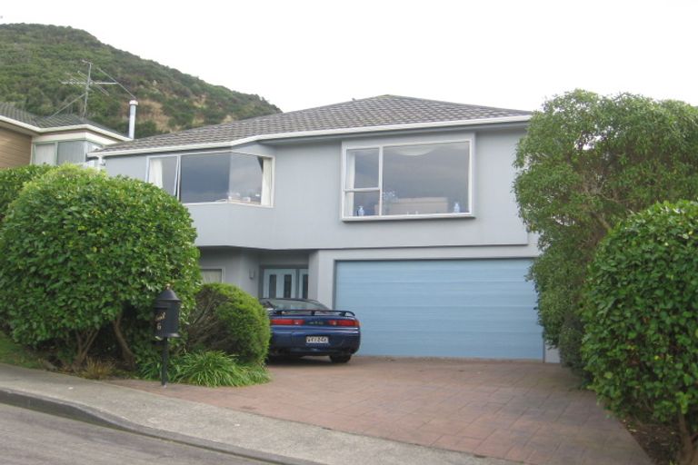 Photo of property in 6 Meadowcroft Grove, Johnsonville, Wellington, 6037