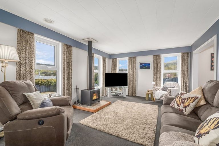 Photo of property in 19 Mimihau Grove, Wainuiomata, Lower Hutt, 5014