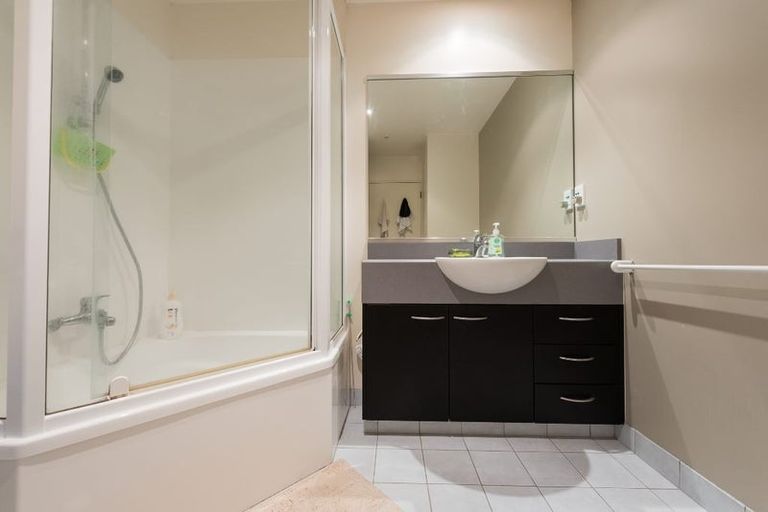 Photo of property in St Peters Apartments, 10c/192 Willis Street, Te Aro, Wellington, 6011