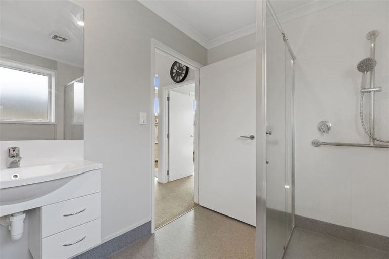 Photo of property in 4a Tiria Drive, Papamoa Beach, Papamoa, 3118