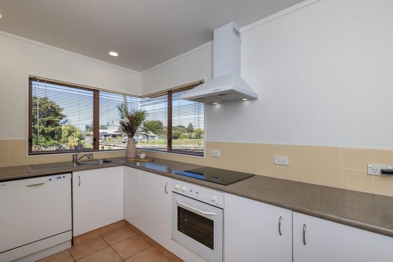 Photo of property in 76 Hinemoa Street, Paraparaumu, 5032