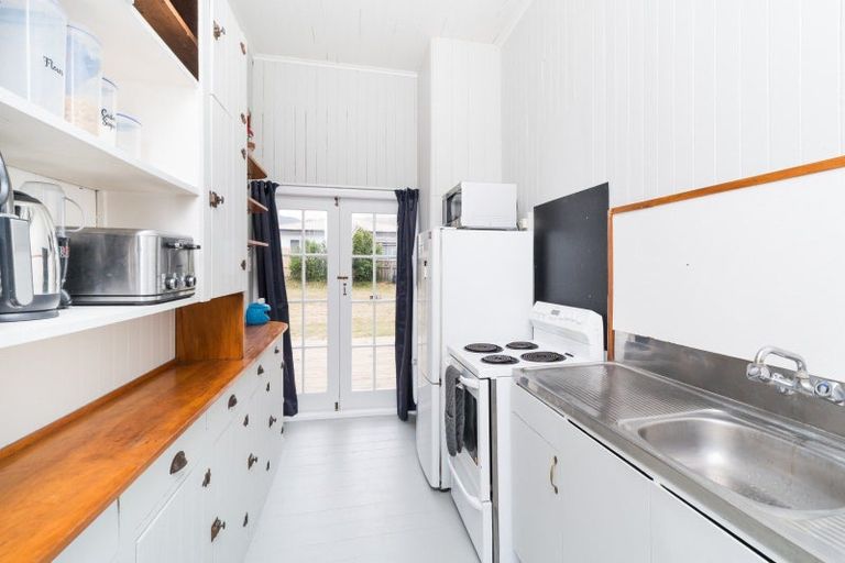 Photo of property in 13 Karaka Street, Tokomaru, Palmerston North, 4474