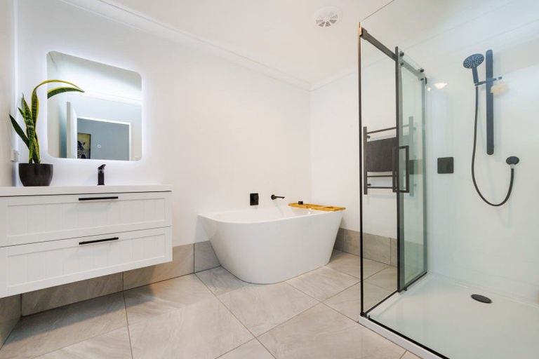 Photo of property in 9 Truscott Grove, Awapuni, Palmerston North, 4412