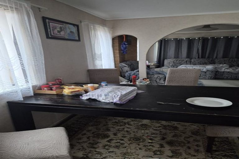 Photo of property in 48 Taikata Road, Te Atatu Peninsula, Auckland, 0610