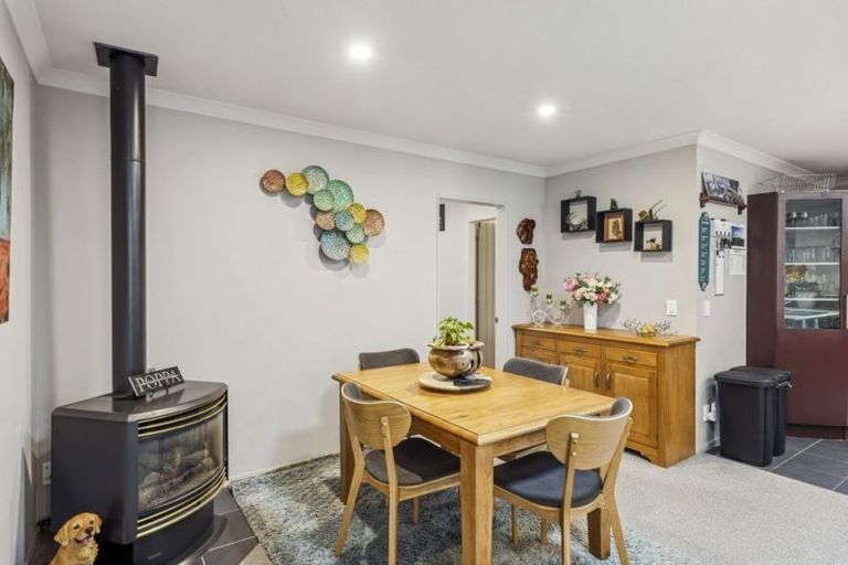 Photo of property in 37 Ashleigh Way, Waikanae Beach, Waikanae, 5036