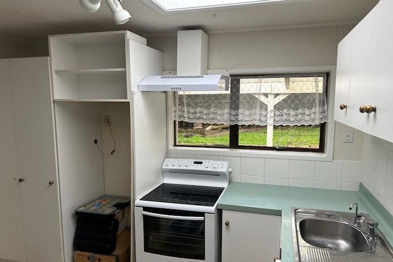 Photo of property in 18 Cornelian Crescent, Half Moon Bay, Auckland, 2012