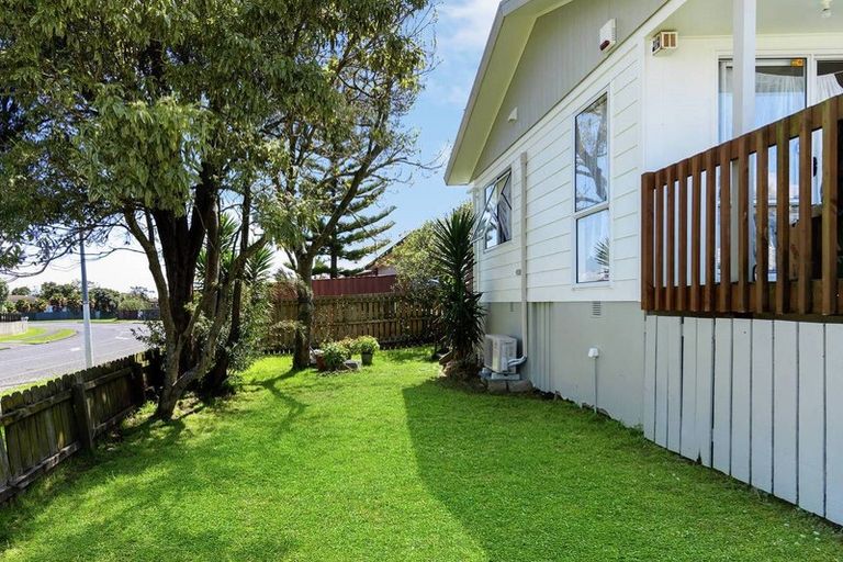 Photo of property in 7/3 Etherton Drive, Weymouth, Auckland, 2103