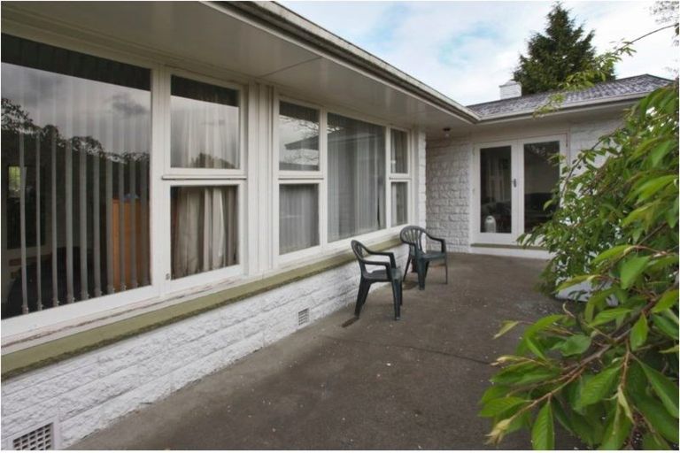 Photo of property in 21 Woodbury Street, Avonhead, Christchurch, 8042