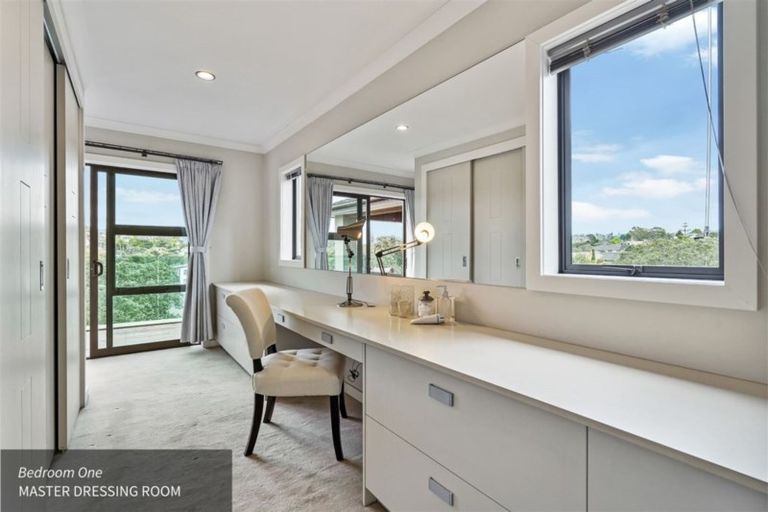 Photo of property in 4 Montrose Terrace, Mairangi Bay, Auckland, 0630