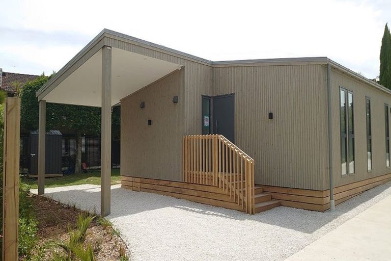 Photo of property in 6a Riviera Place, Hauraki, Auckland, 0622