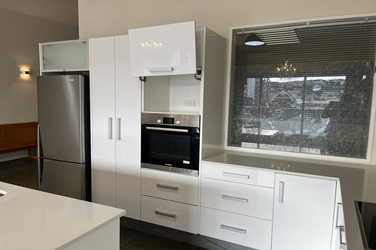 Photo of property in 4/25 Home Street, Mount Victoria, Wellington, 6011