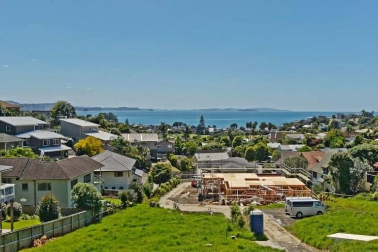 Photo of property in 188 Whangaparaoa Road, Red Beach, 0932