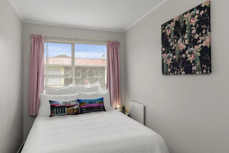 Photo of property in 5/171 Queens Drive, Lyall Bay, Wellington, 6022