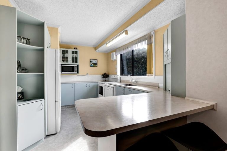 Photo of property in 2 Bronte Place, Whalers Gate, New Plymouth, 4310