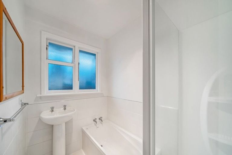 Photo of property in 10 Burnside Crescent, Burnside, Christchurch, 8053