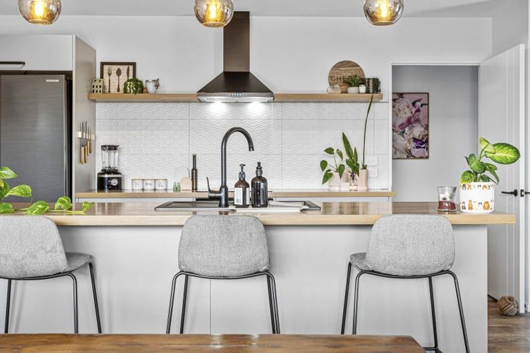 Photo of property in 31 Angus Place, Rangiora, 7400