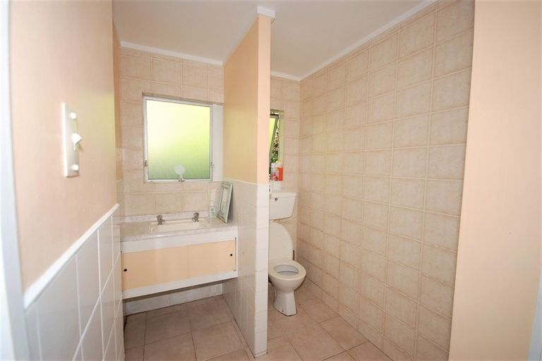 Photo of property in 8/19a Verbena Road, Birkdale, Auckland, 0626