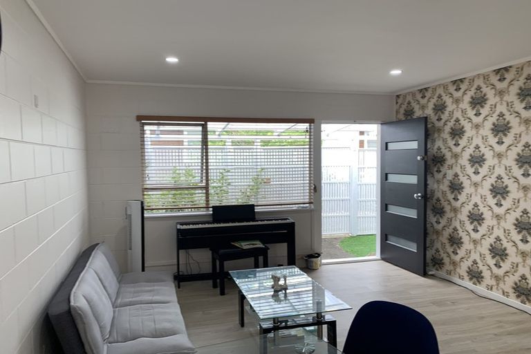 Photo of property in 2/112 Portage Road, New Lynn, Auckland, 0600