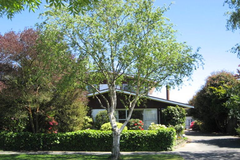 Photo of property in 11 Hartford Street, Burnside, Christchurch, 8053