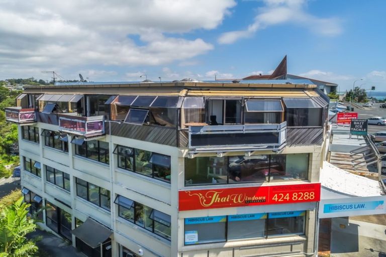 Photo of property in 747d Whangaparaoa Road, Stanmore Bay, Whangaparaoa, 0930