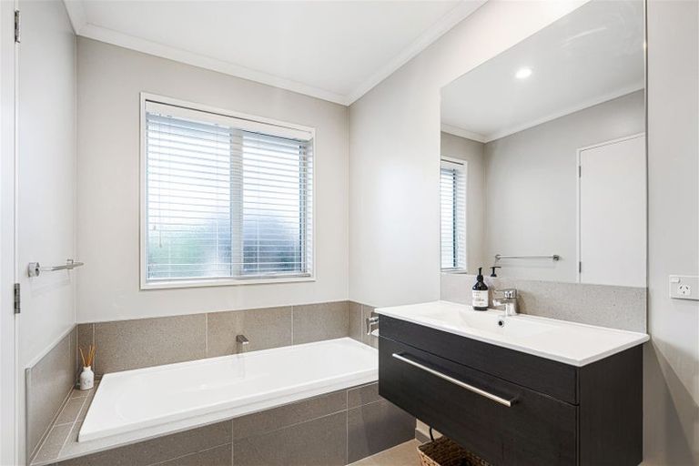 Photo of property in 18d Beaumont Drive, Rolleston, 7614