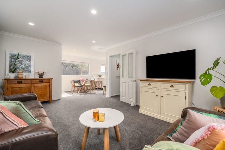 Photo of property in 50 Erlestoke Crescent, Churton Park, Wellington, 6037