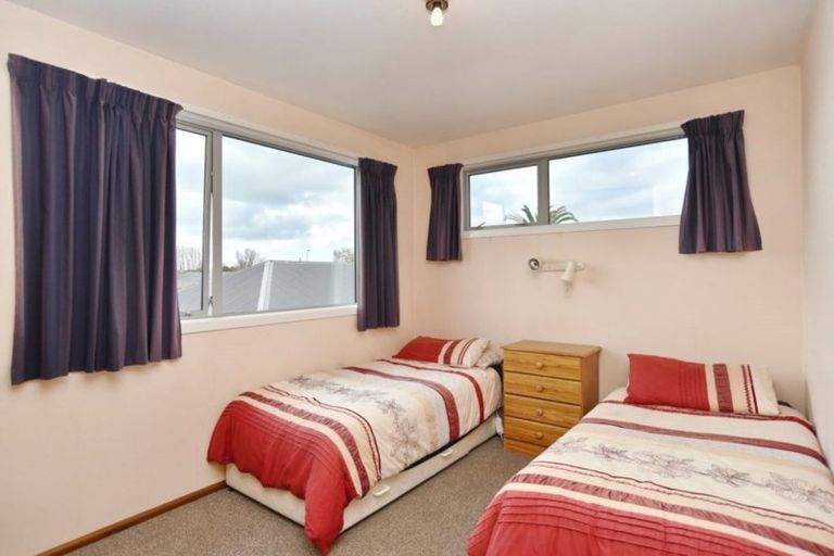Photo of property in 85 Daniels Road, Redwood, Christchurch, 8051