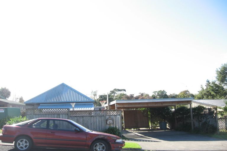 Photo of property in 2/41 Charles Dickens Drive, Mellons Bay, Auckland, 2014