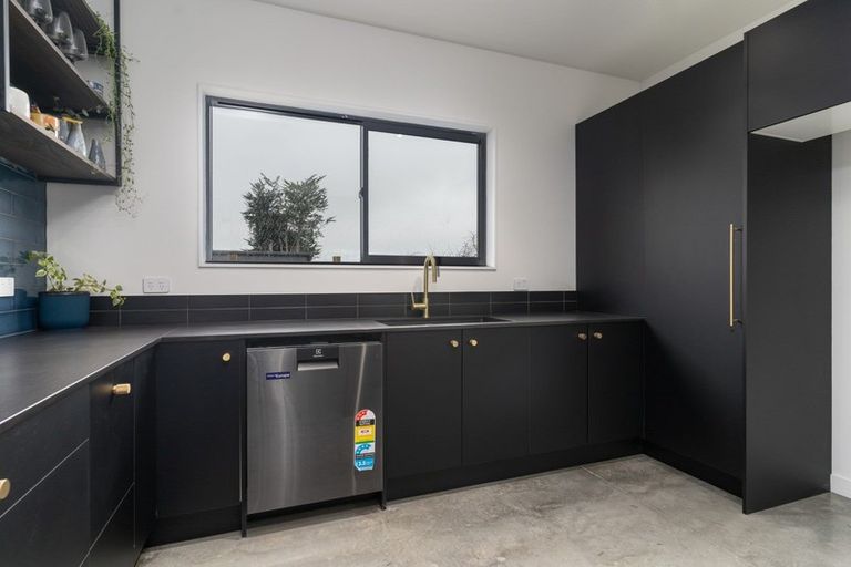 Photo of property in 16 Oates Place, Greytown, 5712