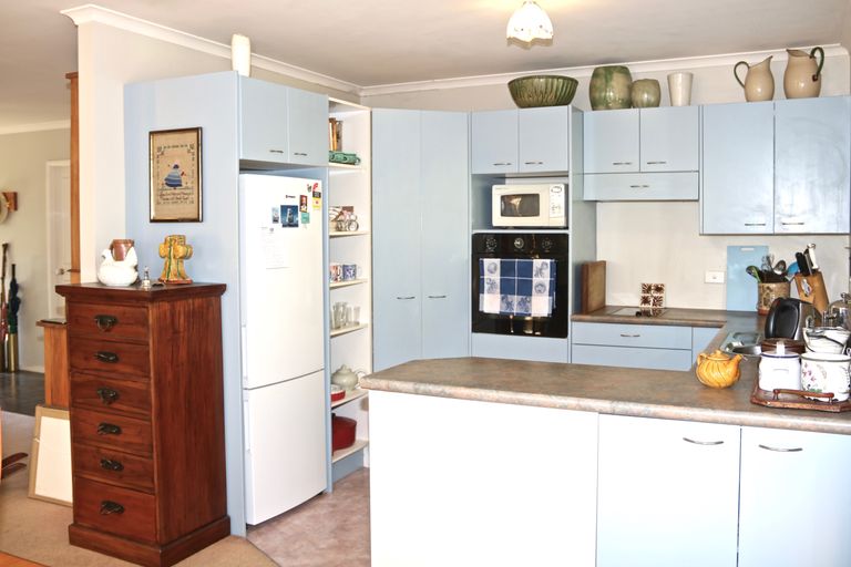 Photo of property in 31 Matauwhi Road, Russell, 0202