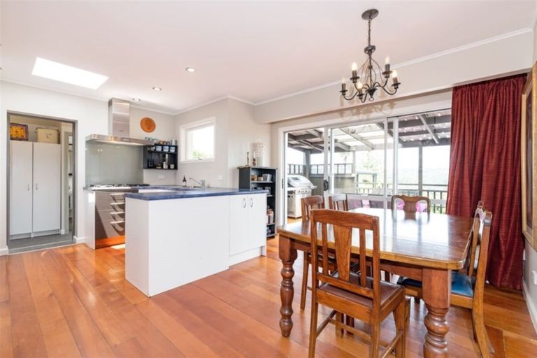 Photo of property in 150 Glengarry Road, Glen Eden, Auckland, 0602