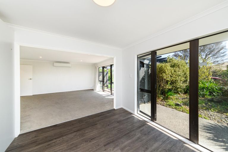 Photo of property in 20 Colonial Place, Kelvin Grove, Palmerston North, 4414