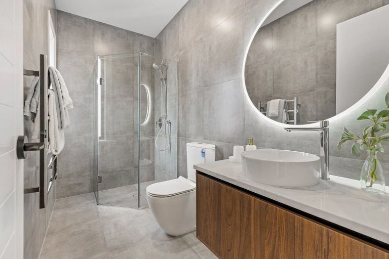 Photo of property in 7 Halcyon Bay Lane, Wainui, 0992