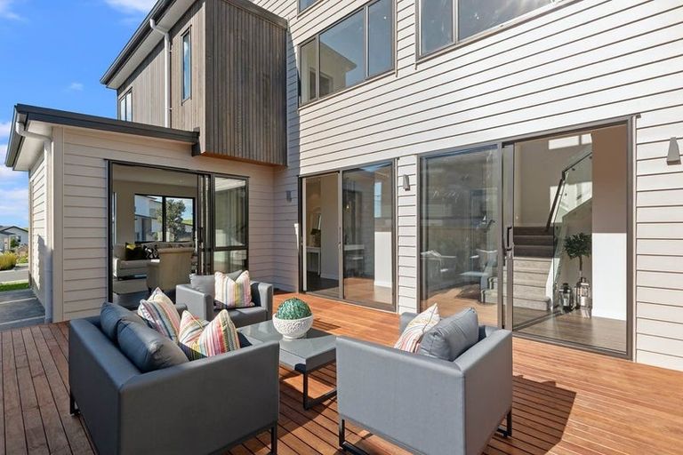 Photo of property in 32 Bounty Road, Long Bay, Auckland, 0630