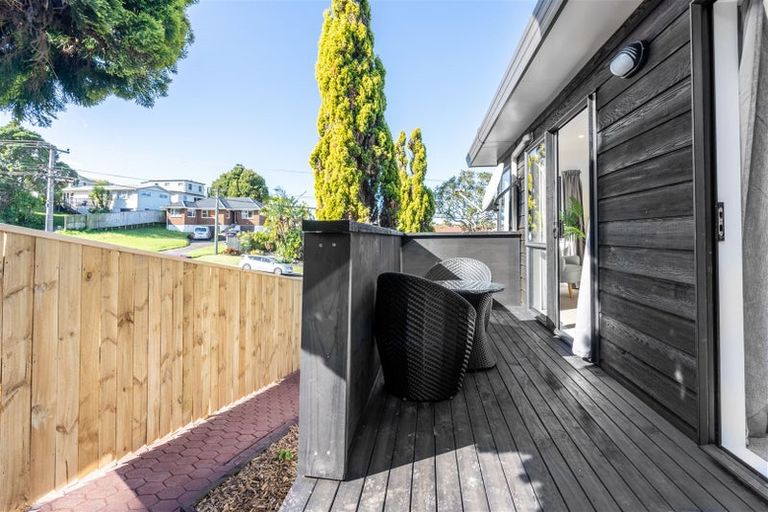 Photo of property in 1/44 Becroft Drive, Forrest Hill, Auckland, 0620